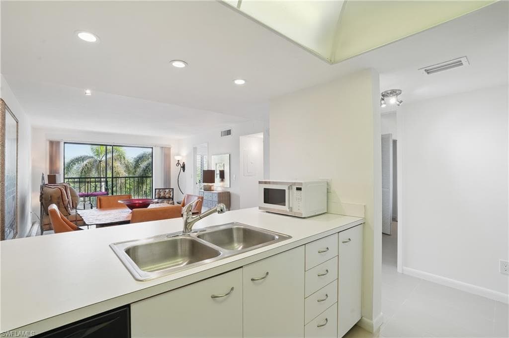 5220 Bonita Beach RD SW # 105, BONITA SPRINGS FL 34134-12