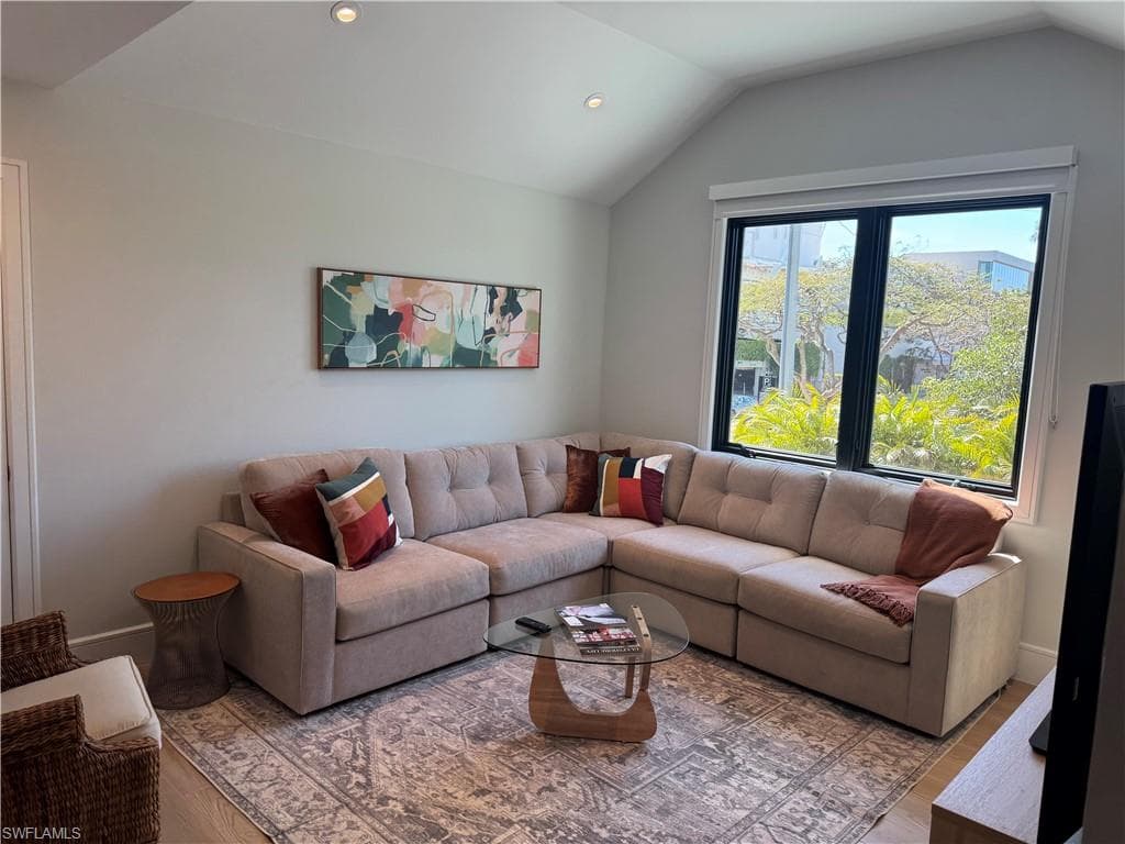 787 4th AVE S, NAPLES FL 34102-1