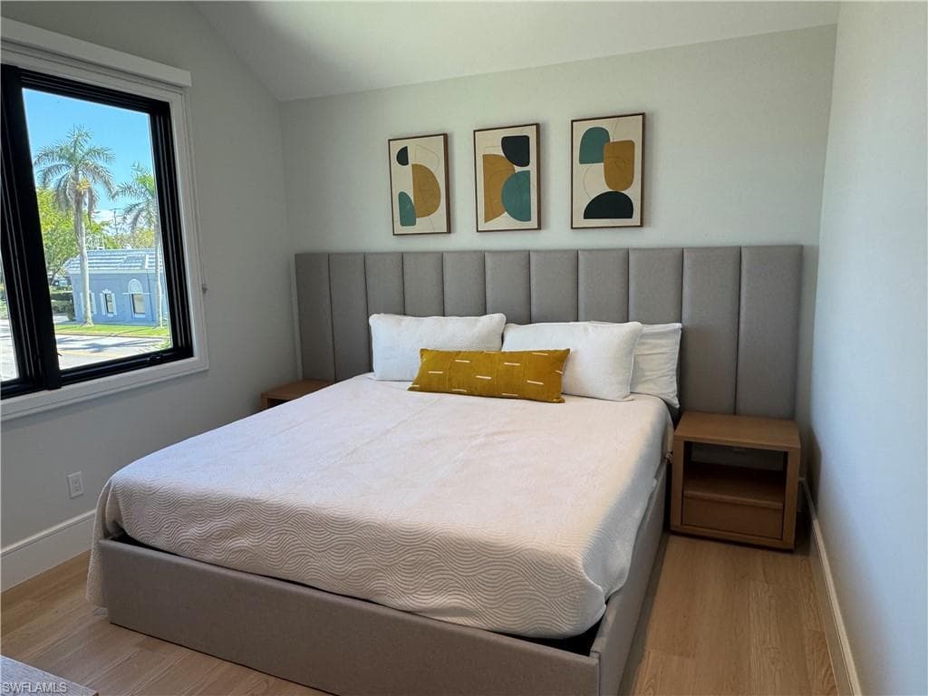 787 4th AVE S, NAPLES FL 34102-3