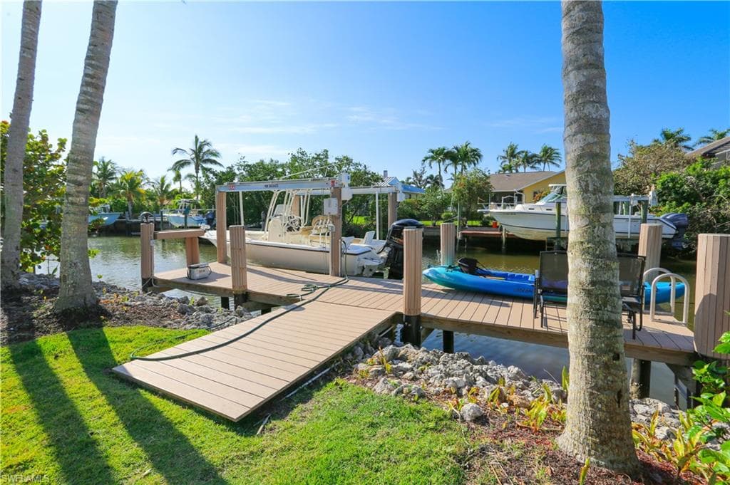 1480 Curlew AVE, NAPLES FL 34102-36