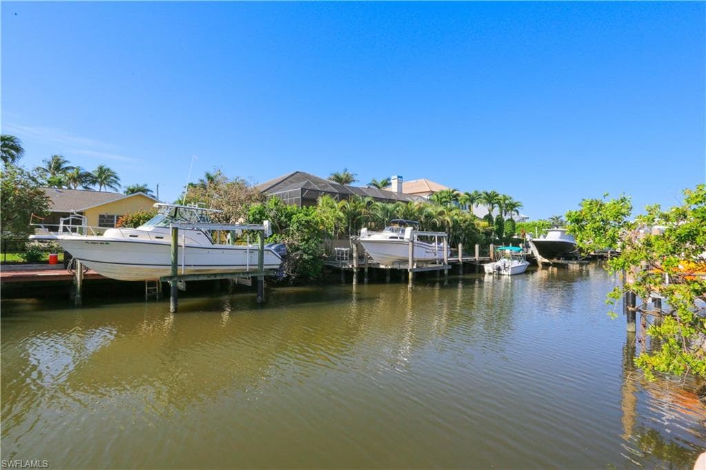 1480 Curlew AVE, NAPLES FL 34102-39