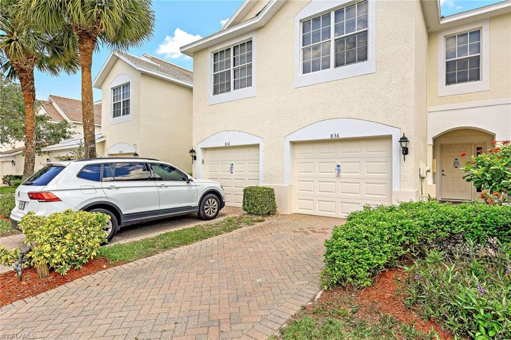 836 Hampton CIR # 171, NAPLES FL 34105-1