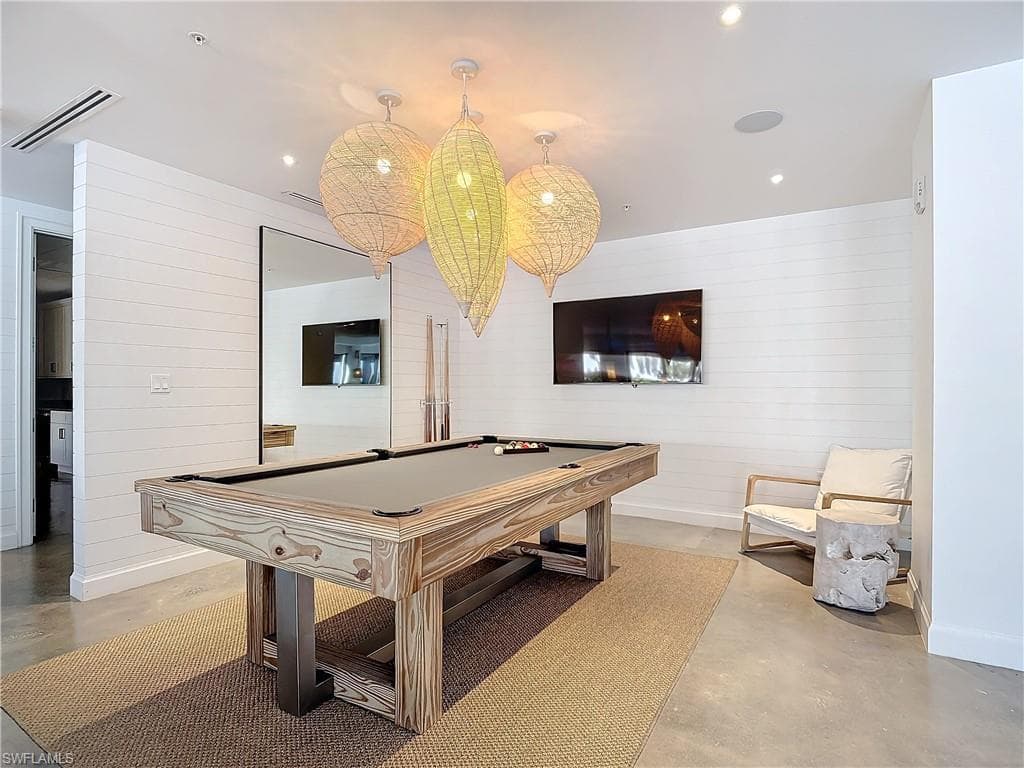 1125 Central AVE # 462, NAPLES FL 34102-41