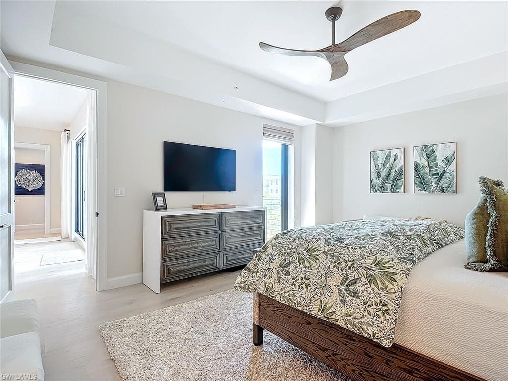 1125 Central AVE # 462, NAPLES FL 34102-15