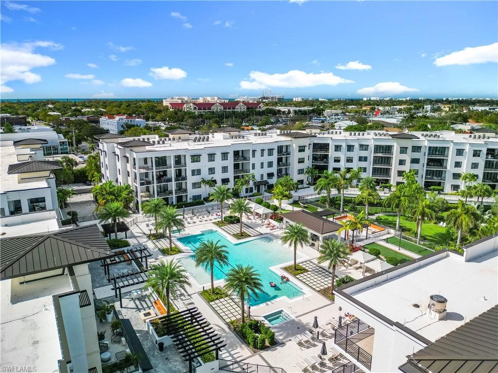 1125 Central AVE # 462, NAPLES FL 34102-31