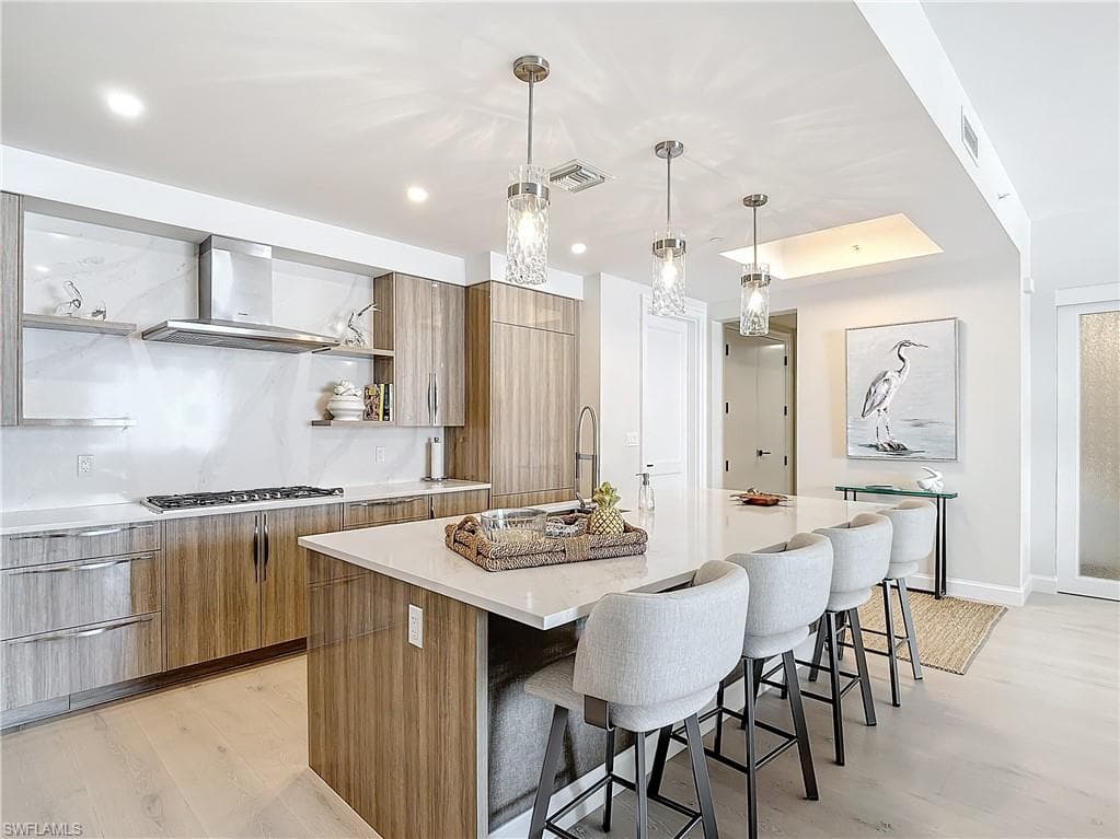 1125 Central AVE # 462, NAPLES FL 34102-4