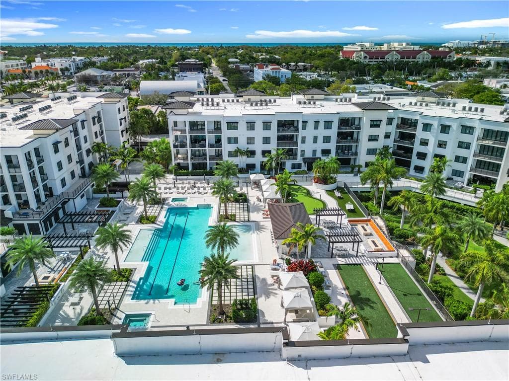 1125 Central AVE # 462, NAPLES FL 34102-32