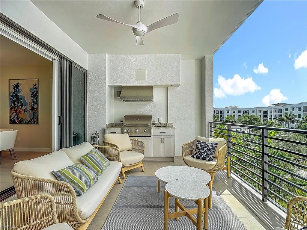 1125 Central AVE # 462, NAPLES FL 34102-28