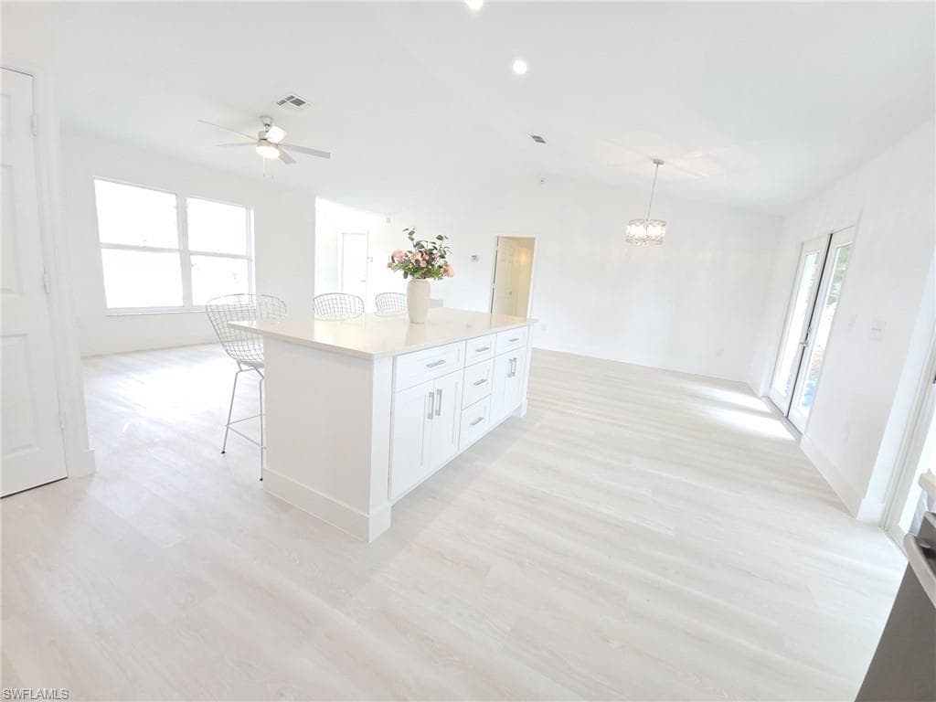 687 Grove DR, NAPLES FL 34120-15