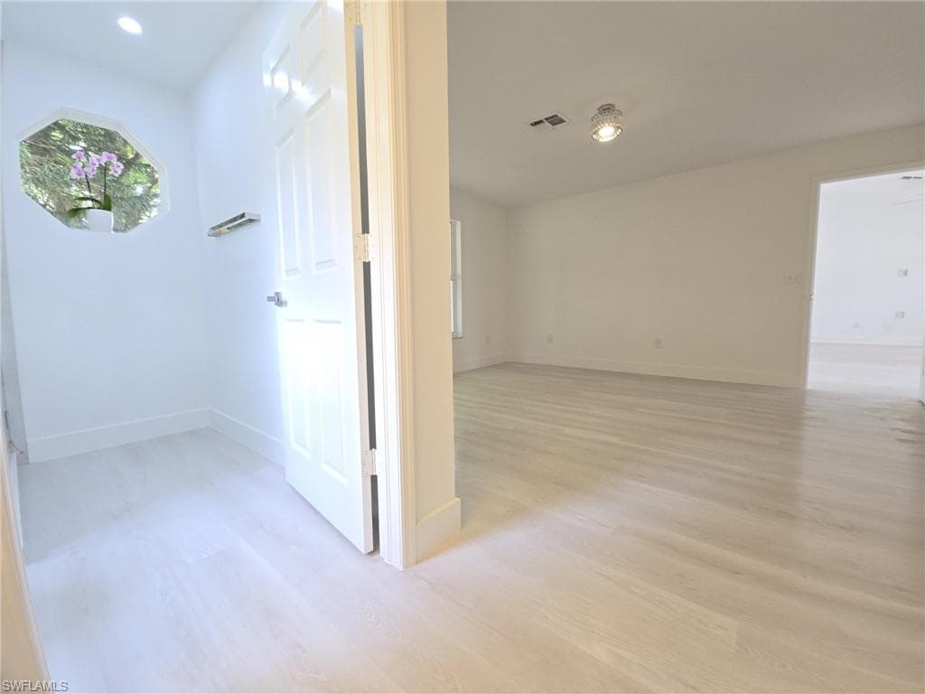 687 Grove DR, NAPLES FL 34120-25