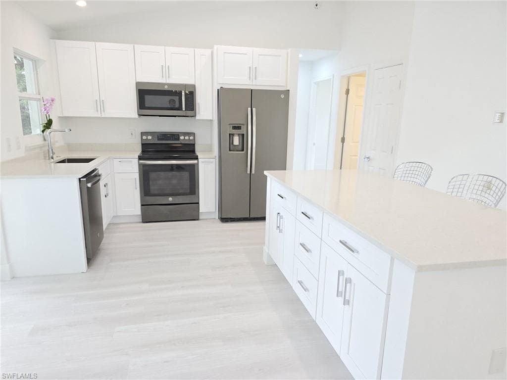 687 Grove DR, NAPLES FL 34120-8