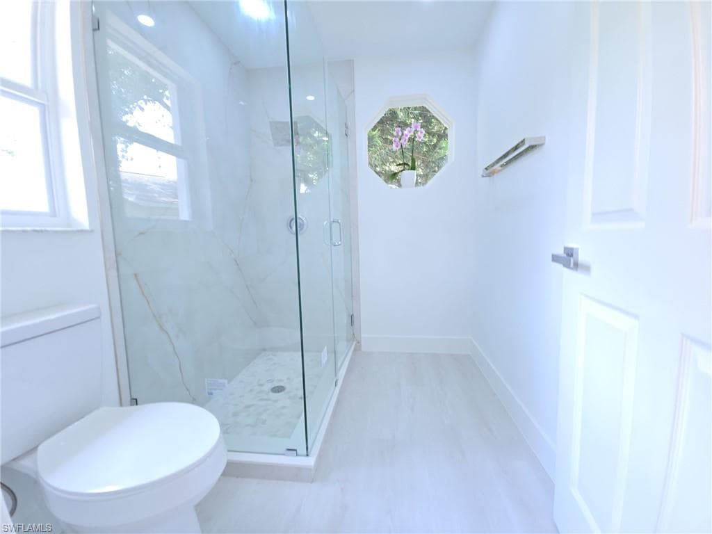 687 Grove DR, NAPLES FL 34120-23