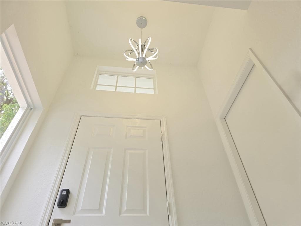 687 Grove DR, NAPLES FL 34120-13