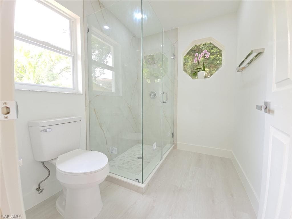 687 Grove DR, NAPLES FL 34120-14