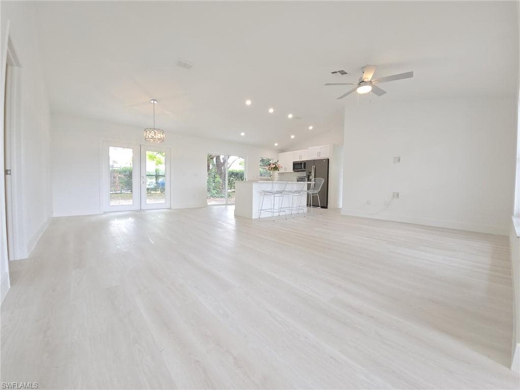 687 Grove DR, NAPLES FL 34120-10