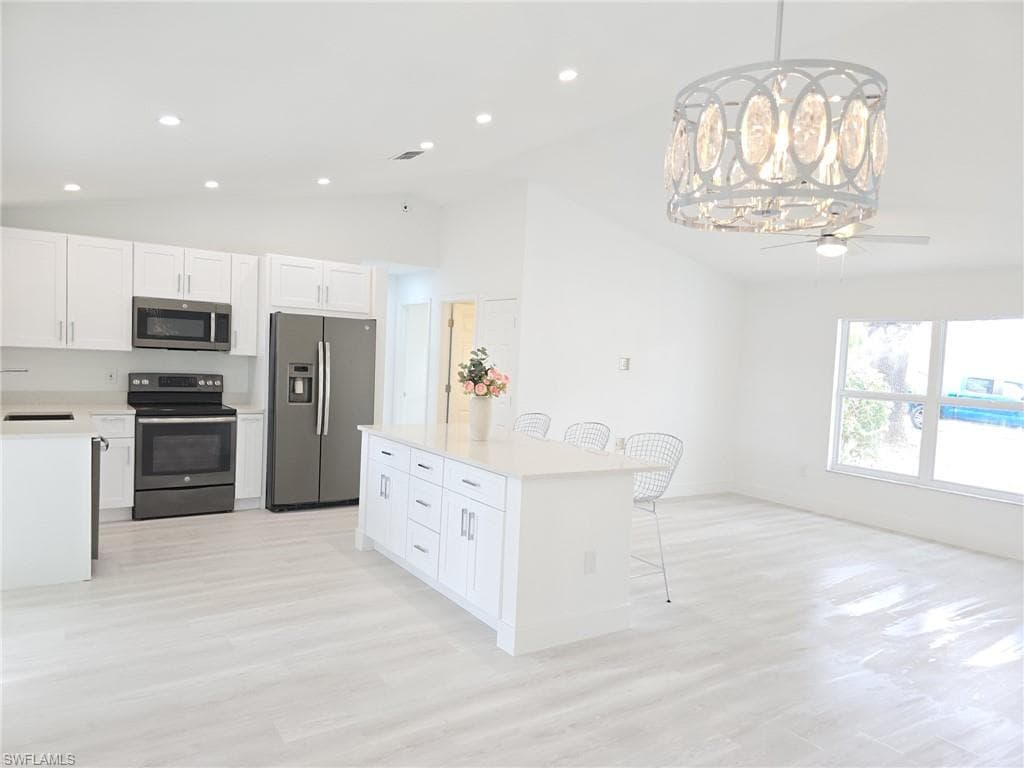 687 Grove DR, NAPLES FL 34120-3