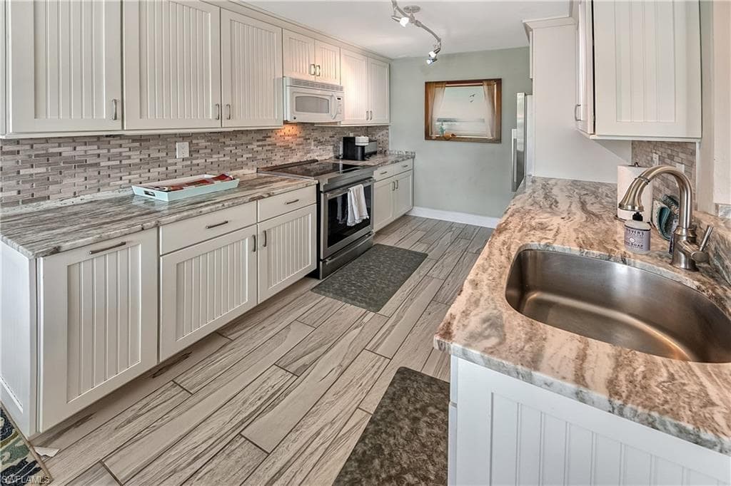 1540 Curlew AVE, NAPLES FL 34102-6