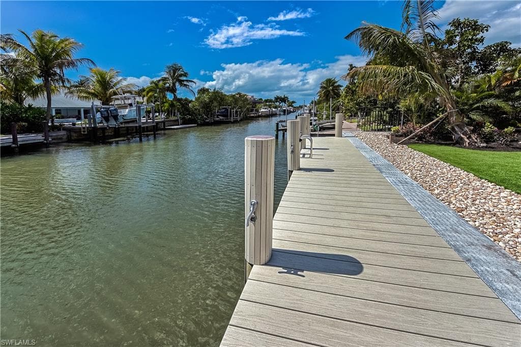 1540 Curlew AVE, NAPLES FL 34102-27