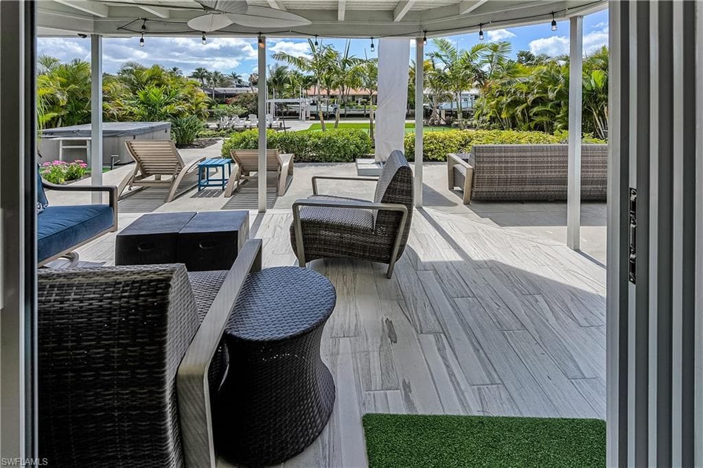 1540 Curlew AVE, NAPLES FL 34102-19