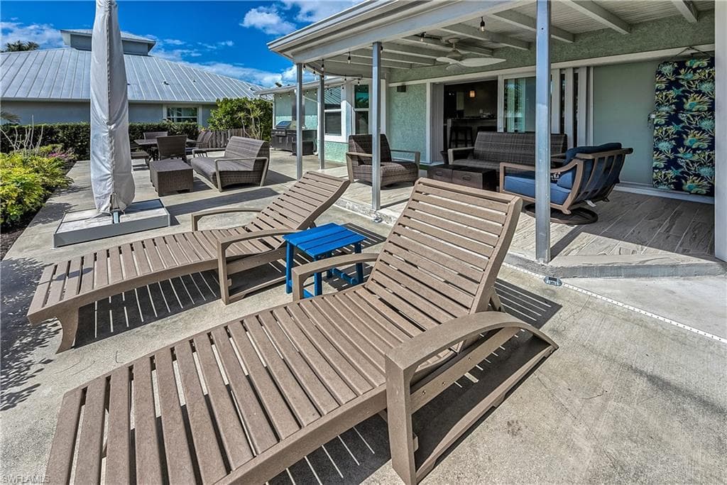 1540 Curlew AVE, NAPLES FL 34102-23