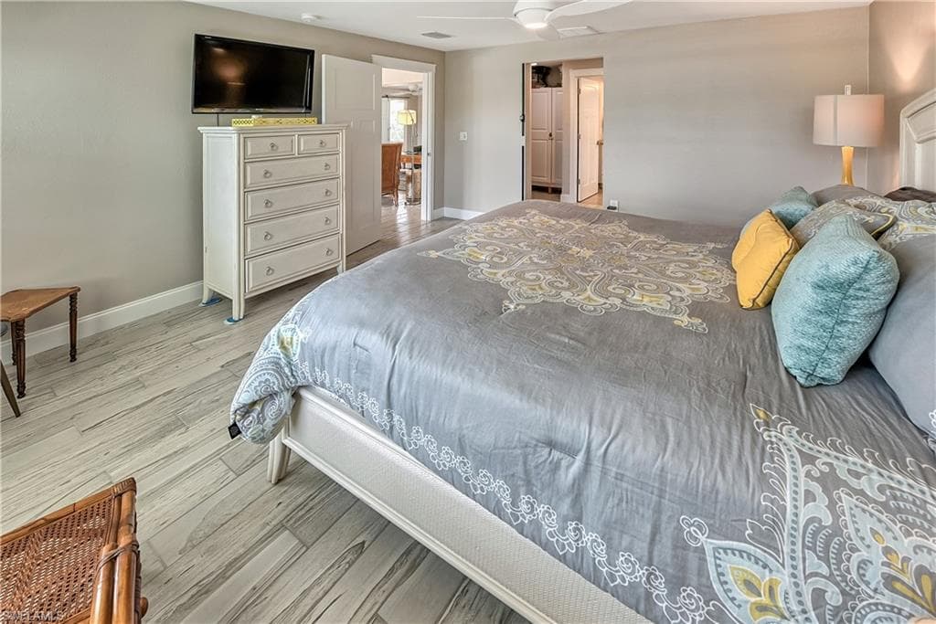 1540 Curlew AVE, NAPLES FL 34102-10