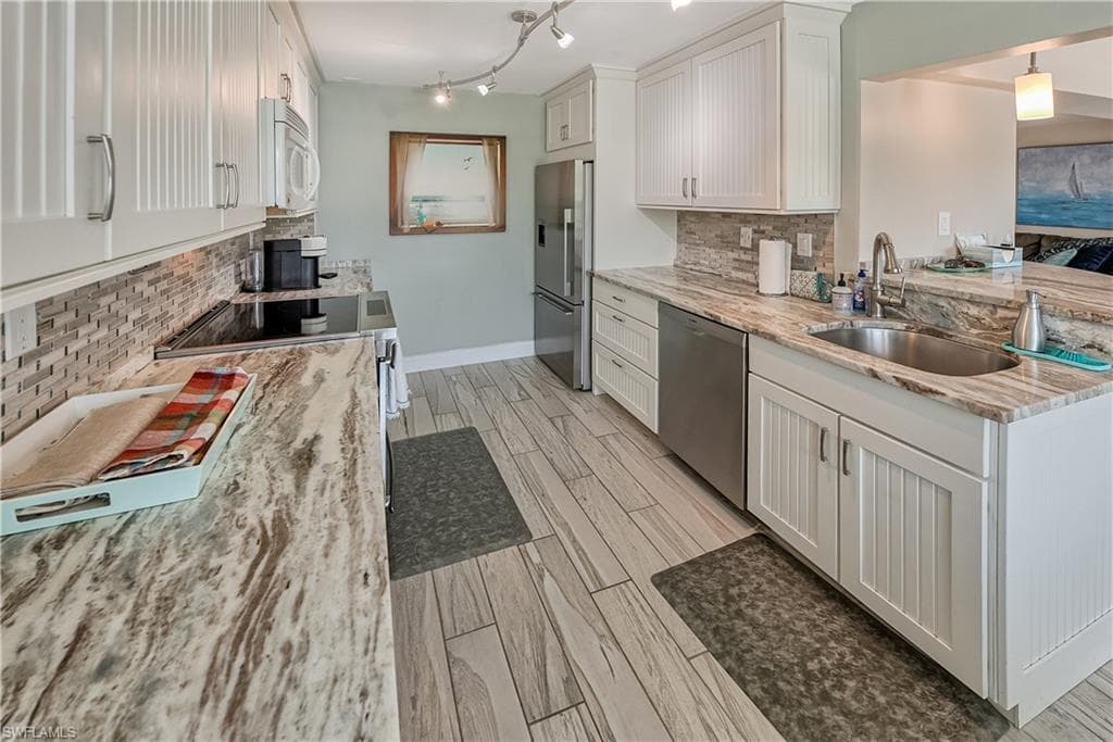 1540 Curlew AVE, NAPLES FL 34102-7