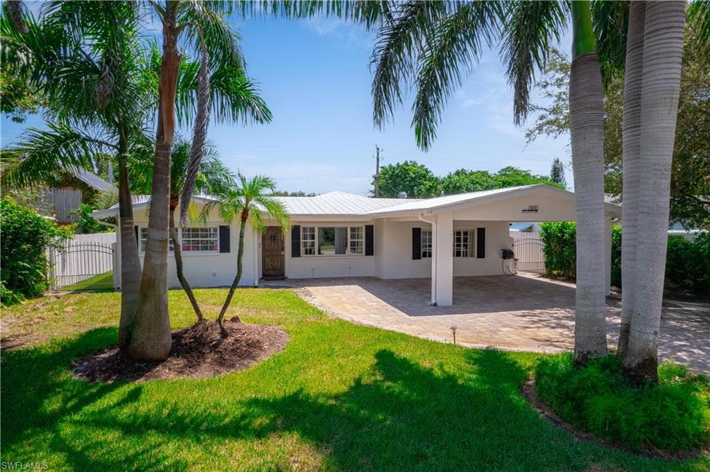 1300 Hilltop DR, NAPLES FL 34103-1