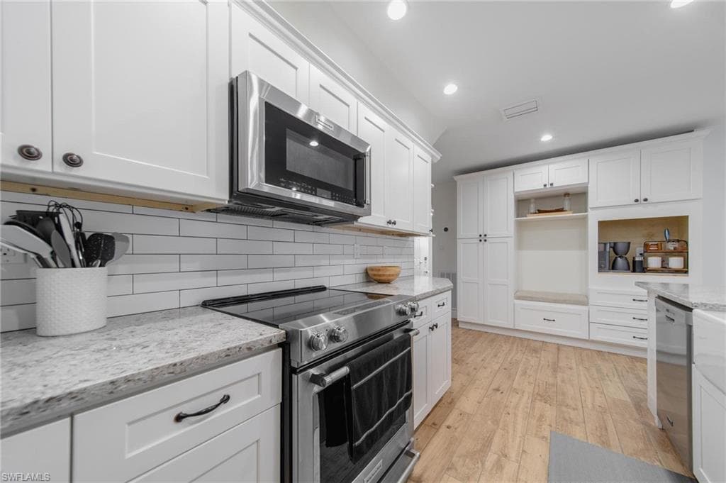 1300 Hilltop DR, NAPLES FL 34103-11