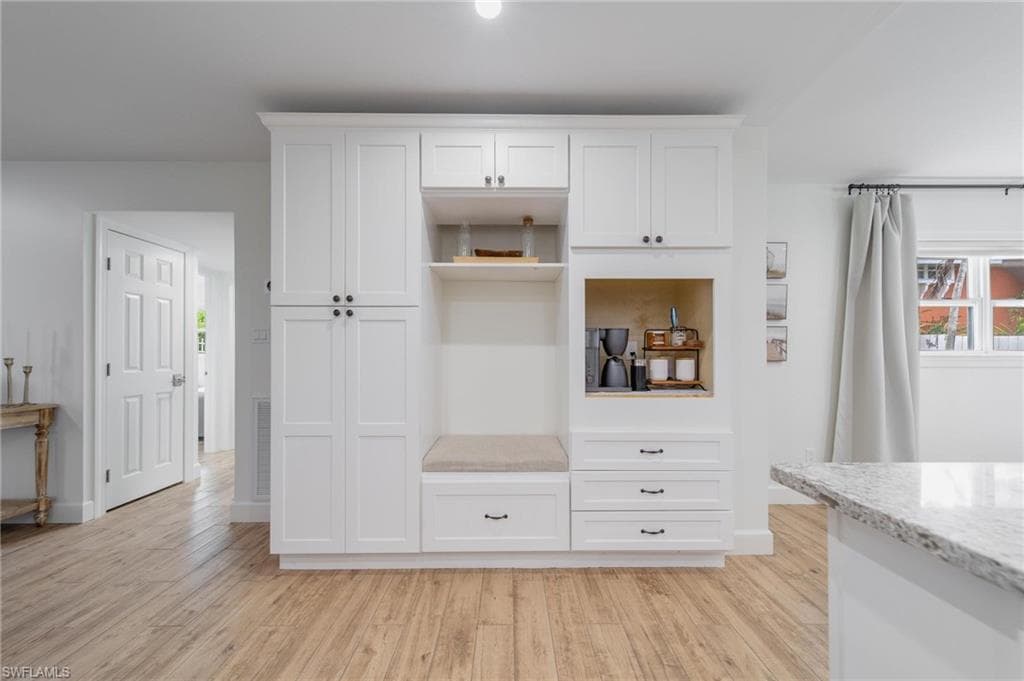 1300 Hilltop DR, NAPLES FL 34103-9