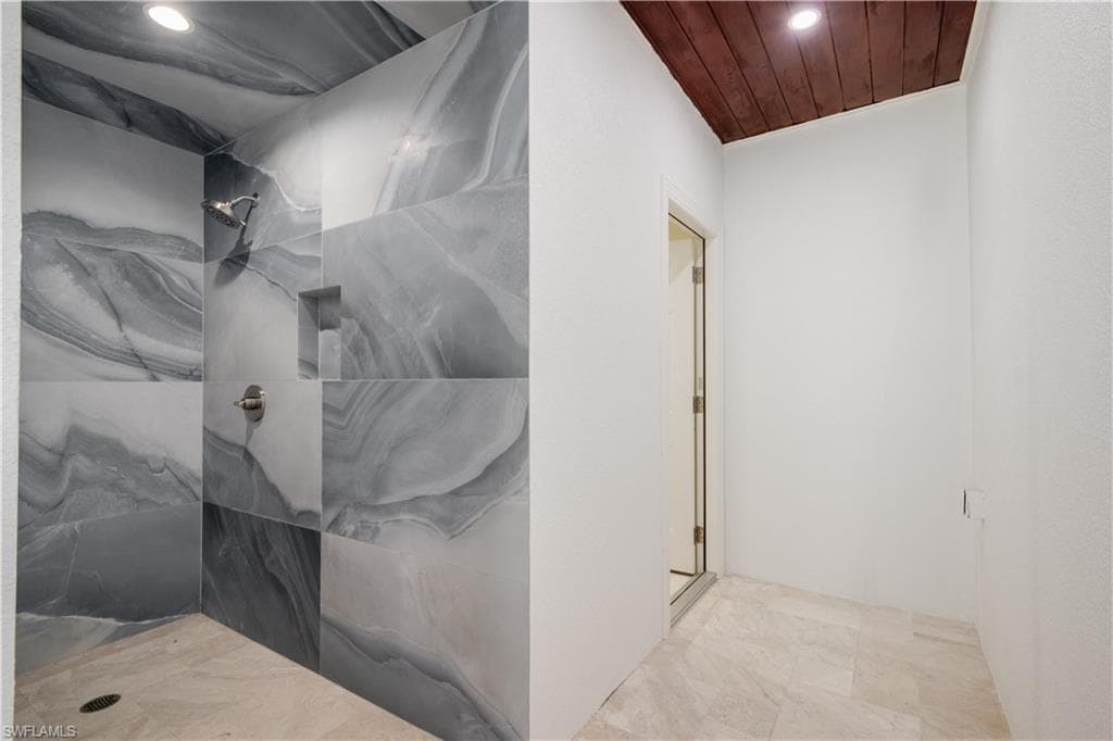 1300 Hilltop DR, NAPLES FL 34103-30