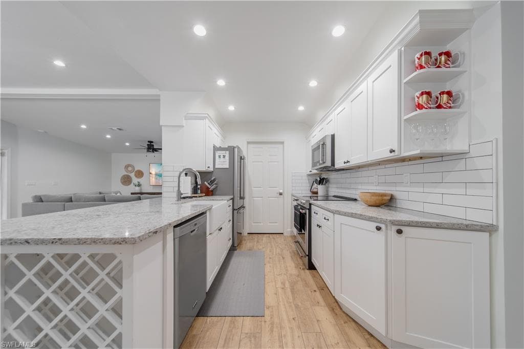 1300 Hilltop DR, NAPLES FL 34103-7