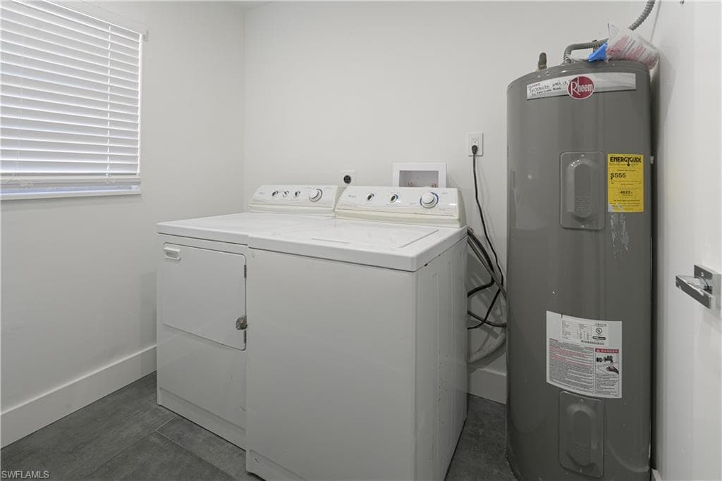 2564 Poinciana ST, NAPLES FL 34105-15