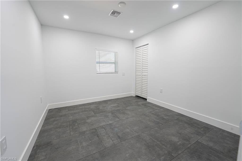 2564 Poinciana ST, NAPLES FL 34105-11