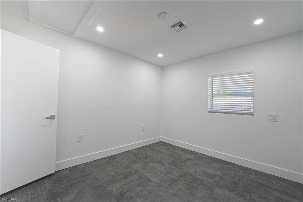 2564 Poinciana ST, NAPLES FL 34105-6