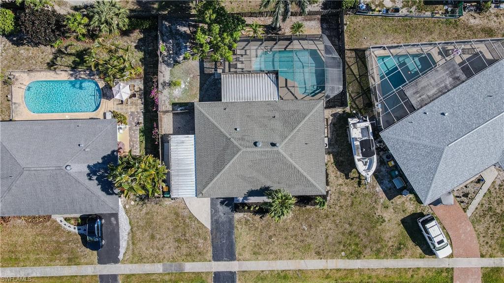 2564 Poinciana ST, NAPLES FL 34105-23