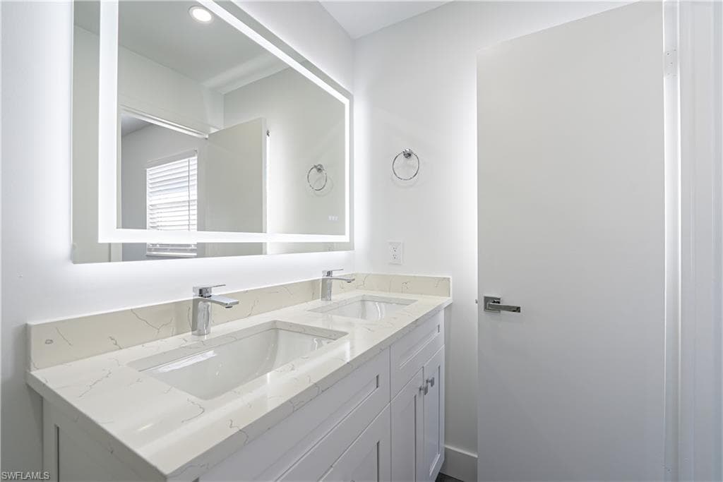 2564 Poinciana ST, NAPLES FL 34105-17