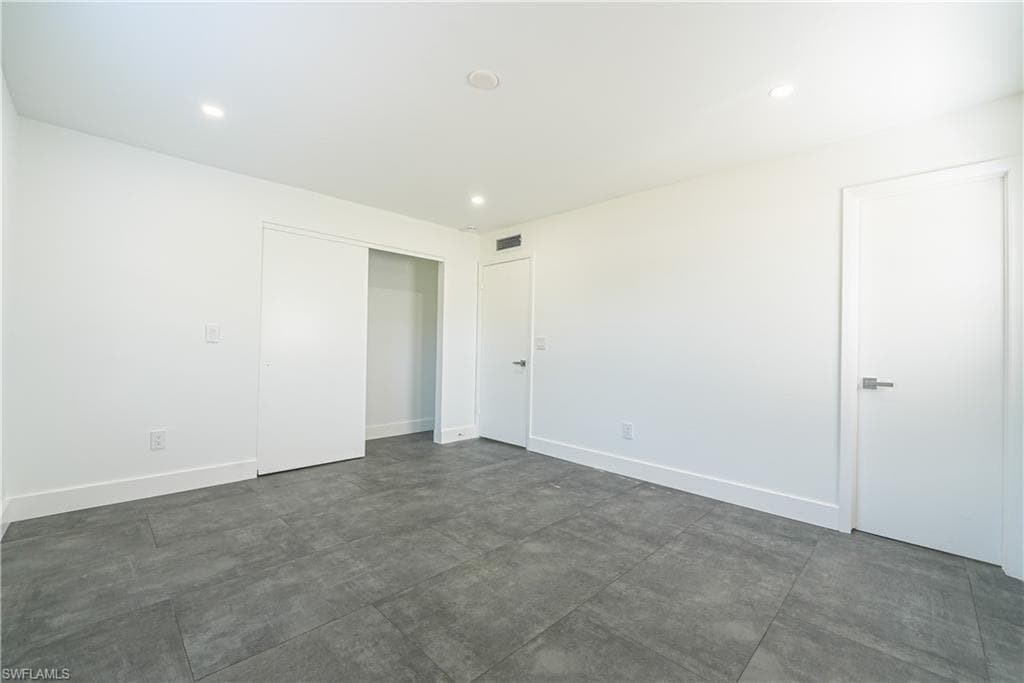 2564 Poinciana ST, NAPLES FL 34105-14