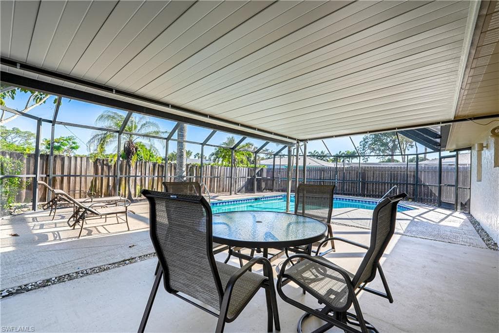 2564 Poinciana ST, NAPLES FL 34105-18