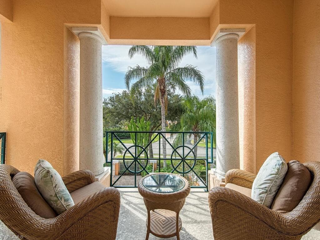 4815 Aston Gardens WAY # B202, NAPLES FL 34109-11