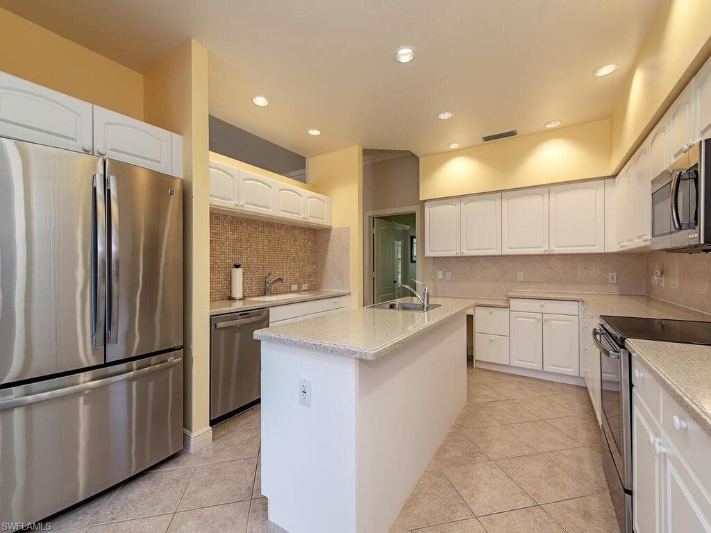 4815 Aston Gardens WAY # B202, NAPLES FL 34109-3