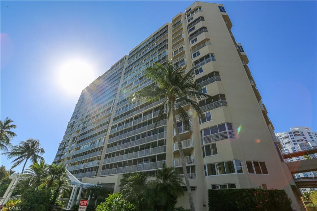 4041 Gulf Shore BLVD N # 305, NAPLES FL 34103-1