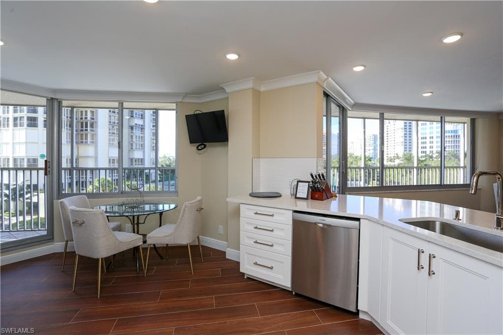 4041 Gulf Shore BLVD N # 305, NAPLES FL 34103-11