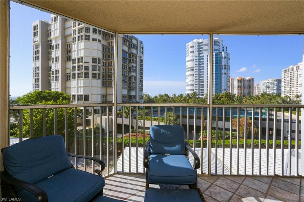 4041 Gulf Shore BLVD N # 305, NAPLES FL 34103-25