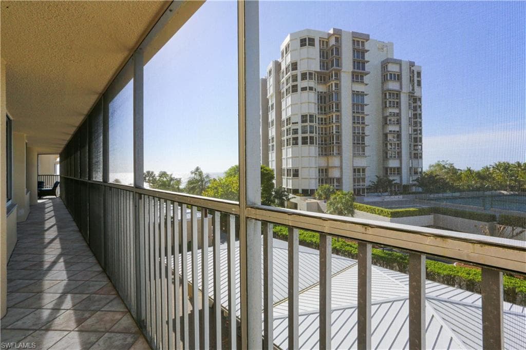 4041 Gulf Shore BLVD N # 305, NAPLES FL 34103-27
