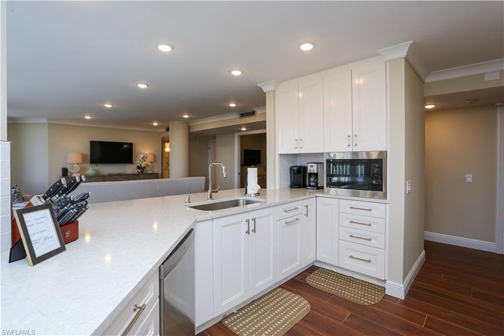 4041 Gulf Shore BLVD N # 305, NAPLES FL 34103-9