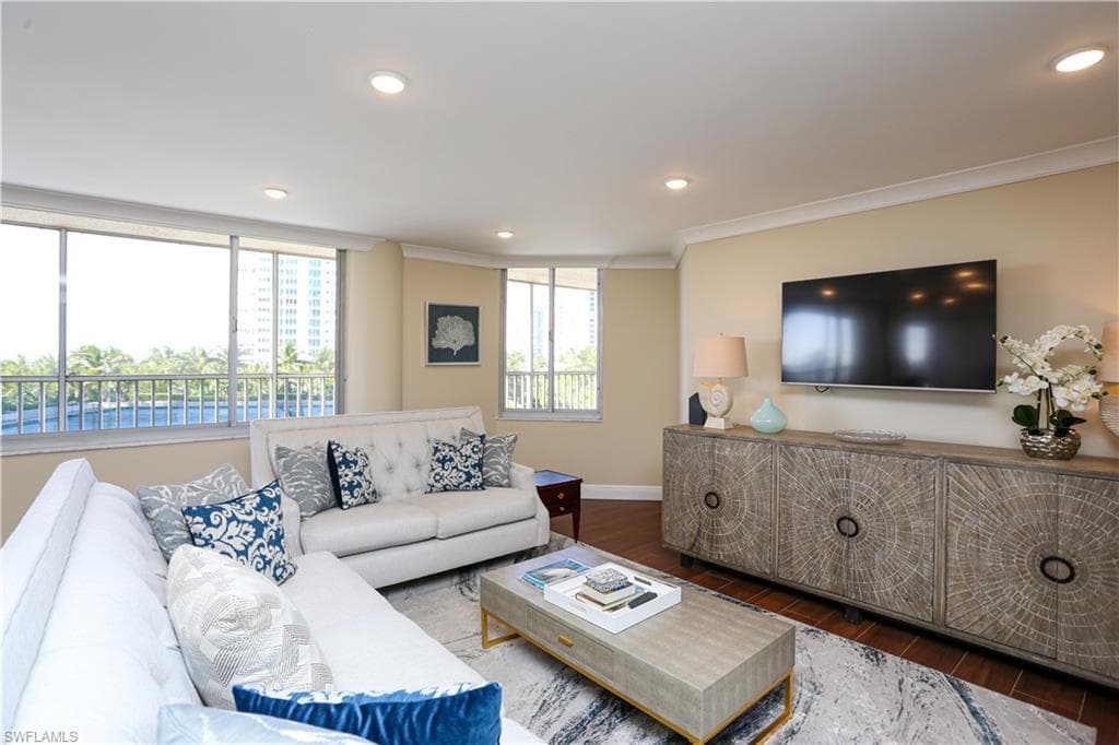 4041 Gulf Shore BLVD N # 305, NAPLES FL 34103-3