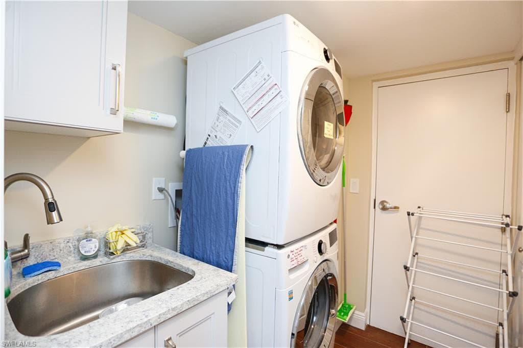 4041 Gulf Shore BLVD N # 305, NAPLES FL 34103-24