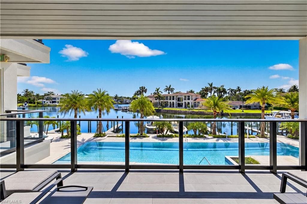1820 Gulf Shore BLVD N 202-2
