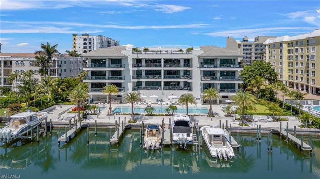 1820 Gulf Shore BLVD N 202-0