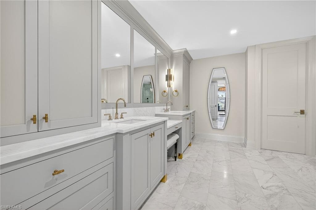 1820 Gulf Shore BLVD N 202-19